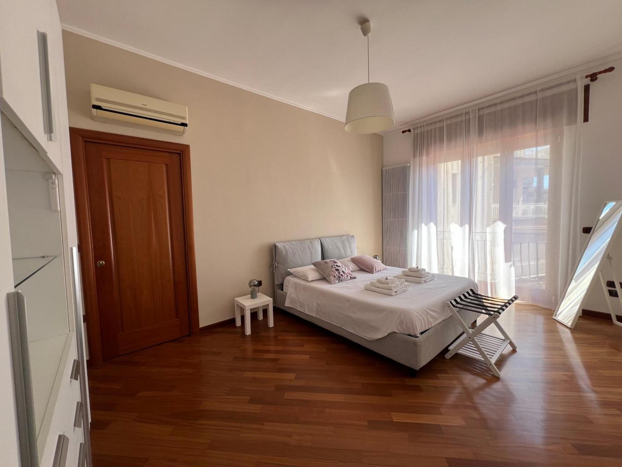 Revis 84 Apartment Наполи Екстериор снимка